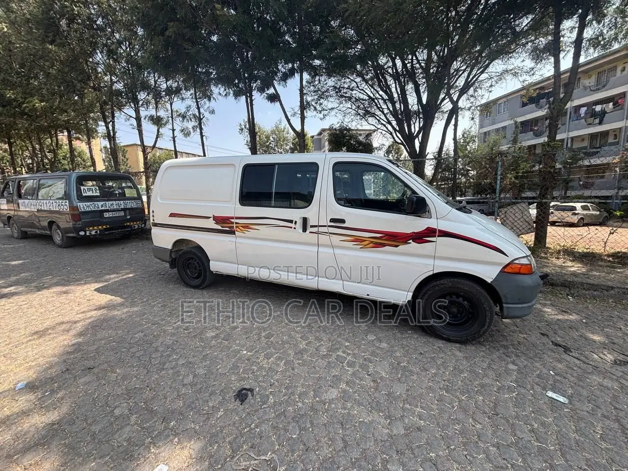 Toyota HiAce 2002 White