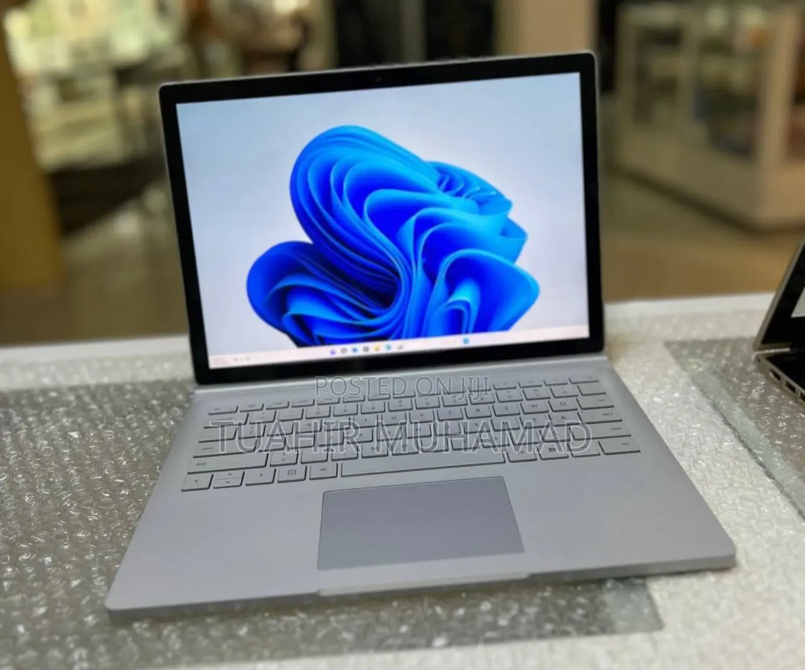 New Laptop Microsoft Surface 16GB Intel Core I7 SSD 512GB