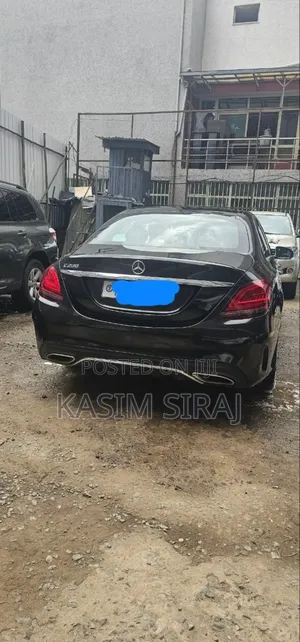 Mercedes-Benz C200 2017 Black