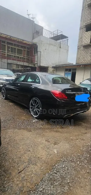 Mercedes-Benz C200 2017 Black