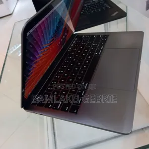 New Laptop Apple MacBook Pro 2018 16GB Intel Core I7 SSD 512GB