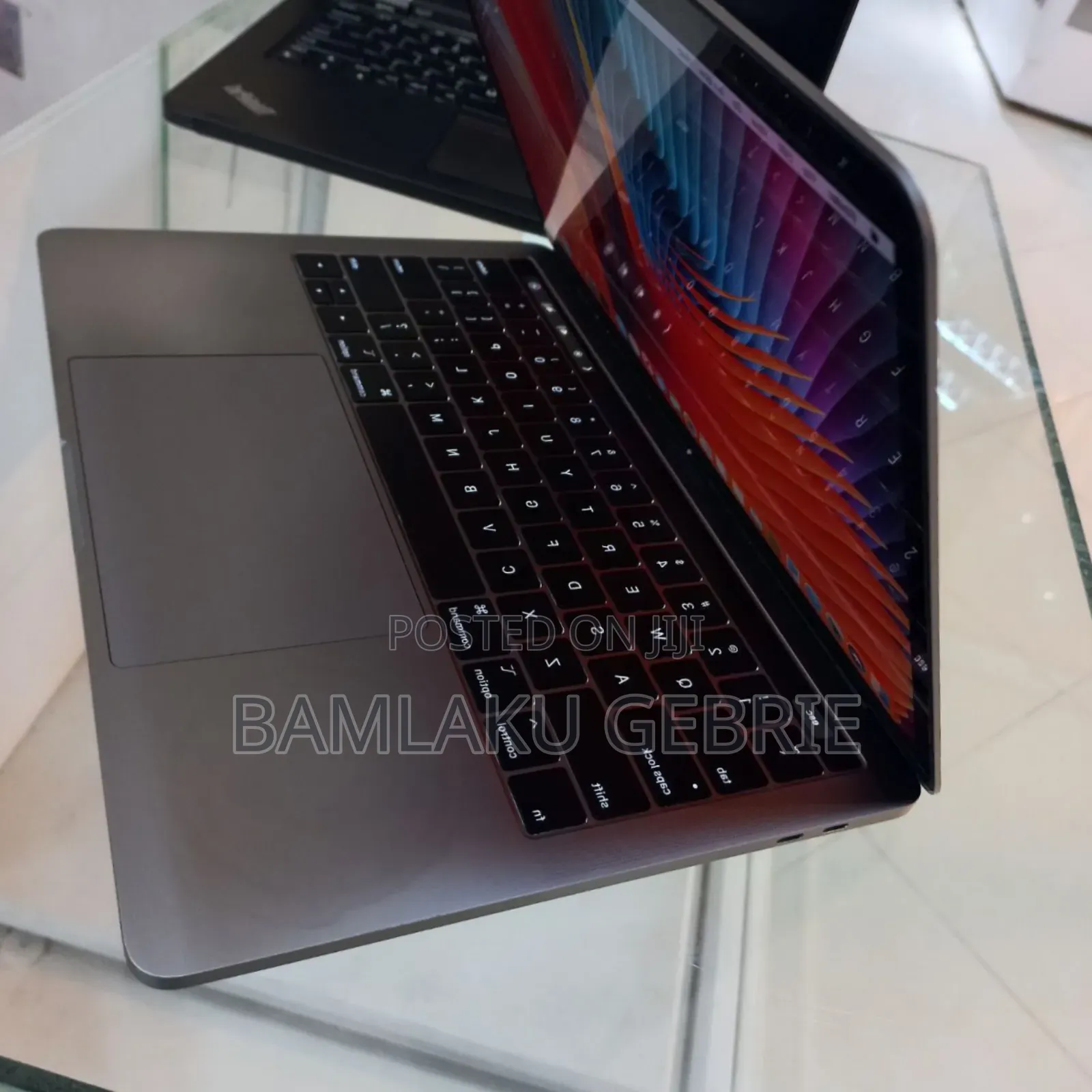 New Laptop Apple MacBook Pro 2018 16GB Intel Core I7 SSD 512GB