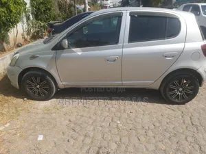 Toyota Vitz 2003 Silver