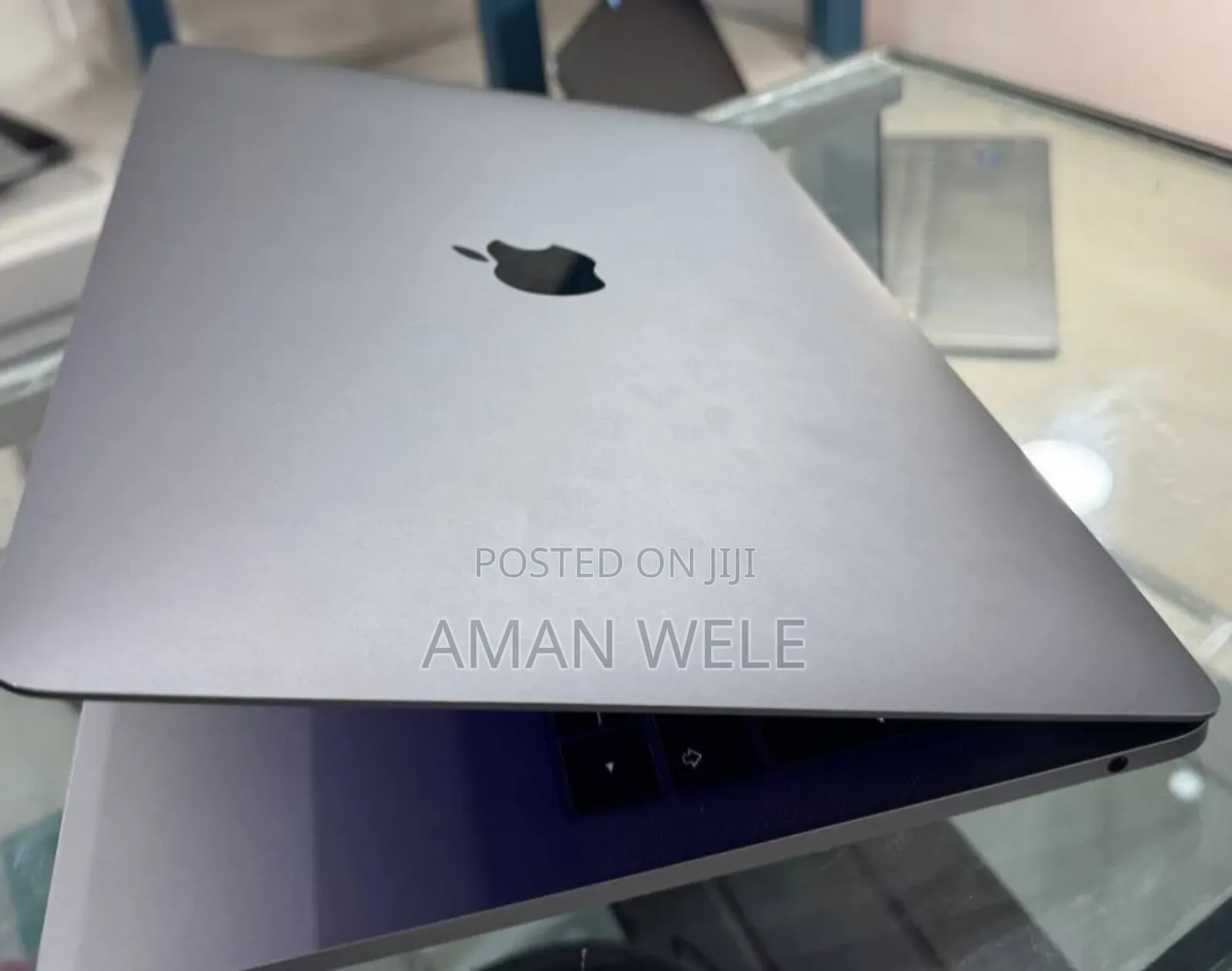 New Laptop Apple MacBook Pro 2017 8GB Intel Core I5 SSD 256GB