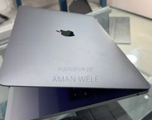 New Laptop Apple MacBook Pro 2017 8GB Intel Core I5 SSD 256GB