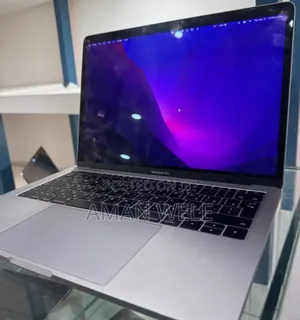 New Laptop Apple MacBook Pro 2017 8GB Intel Core I5 SSD 256GB