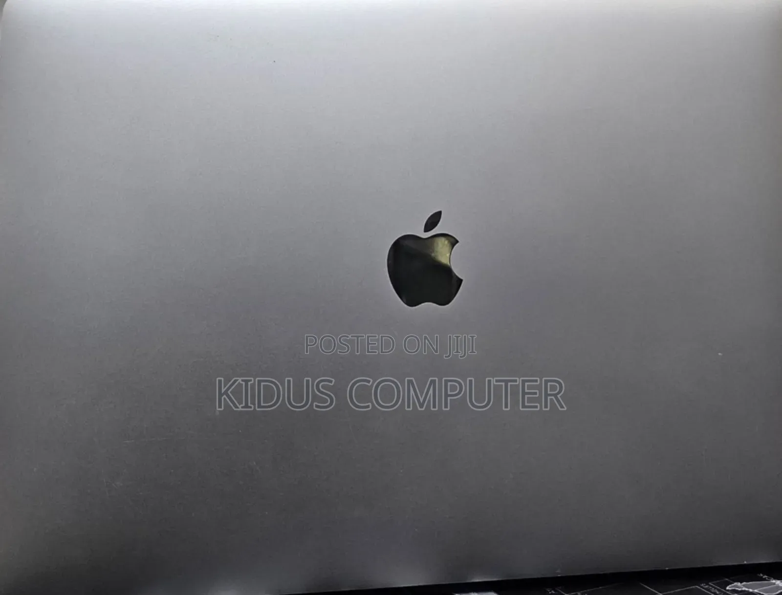 New Laptop Apple MacBook Pro 2019 16GB Intel Core I9 SSD 512GB