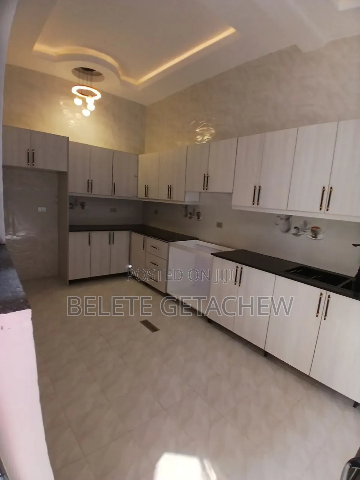 4bdrm Villa in Kotebe-02, Luxury, Bole for sale