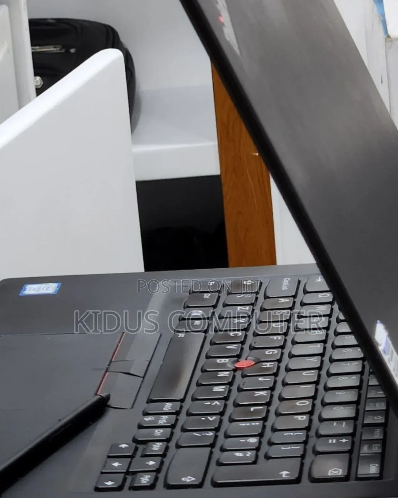 New Laptop Lenovo ThinkPad Yoga 8GB Intel Core I7 SSD 512GB