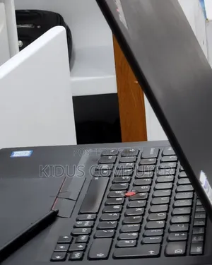 New Laptop Lenovo ThinkPad Yoga 8GB Intel Core I7 SSD 512GB