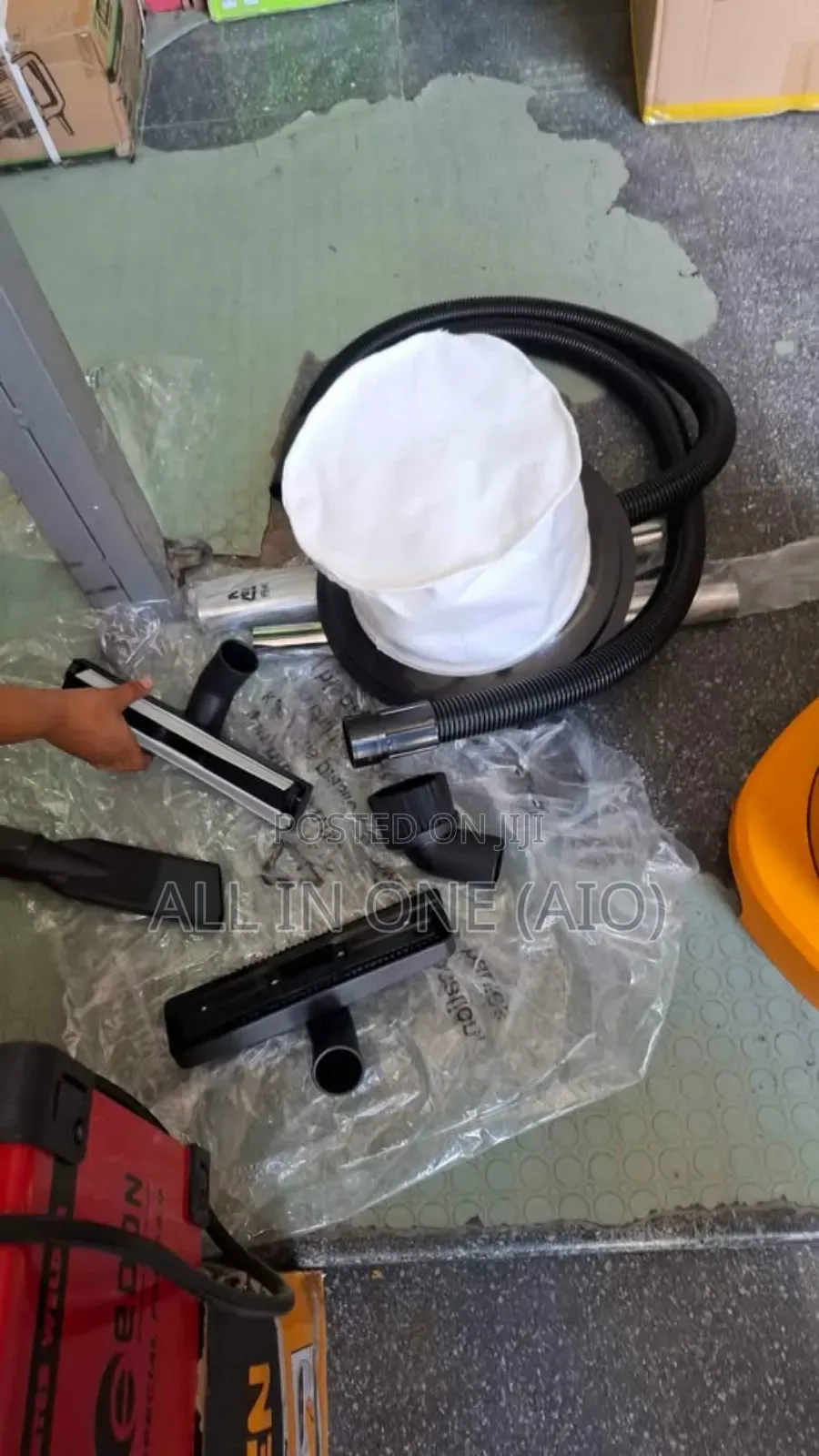 Red East 30 Liter Wet Dry Vacuum Cleaner-ለስራ የሚሆን