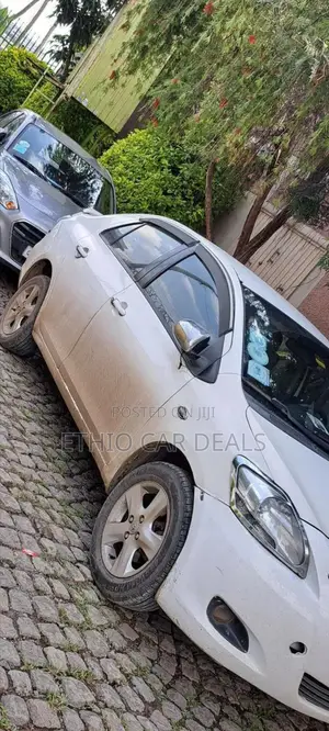 Toyota Yaris 2010 White