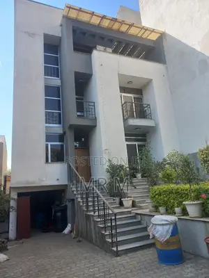 5bdrm House in Bole for rent