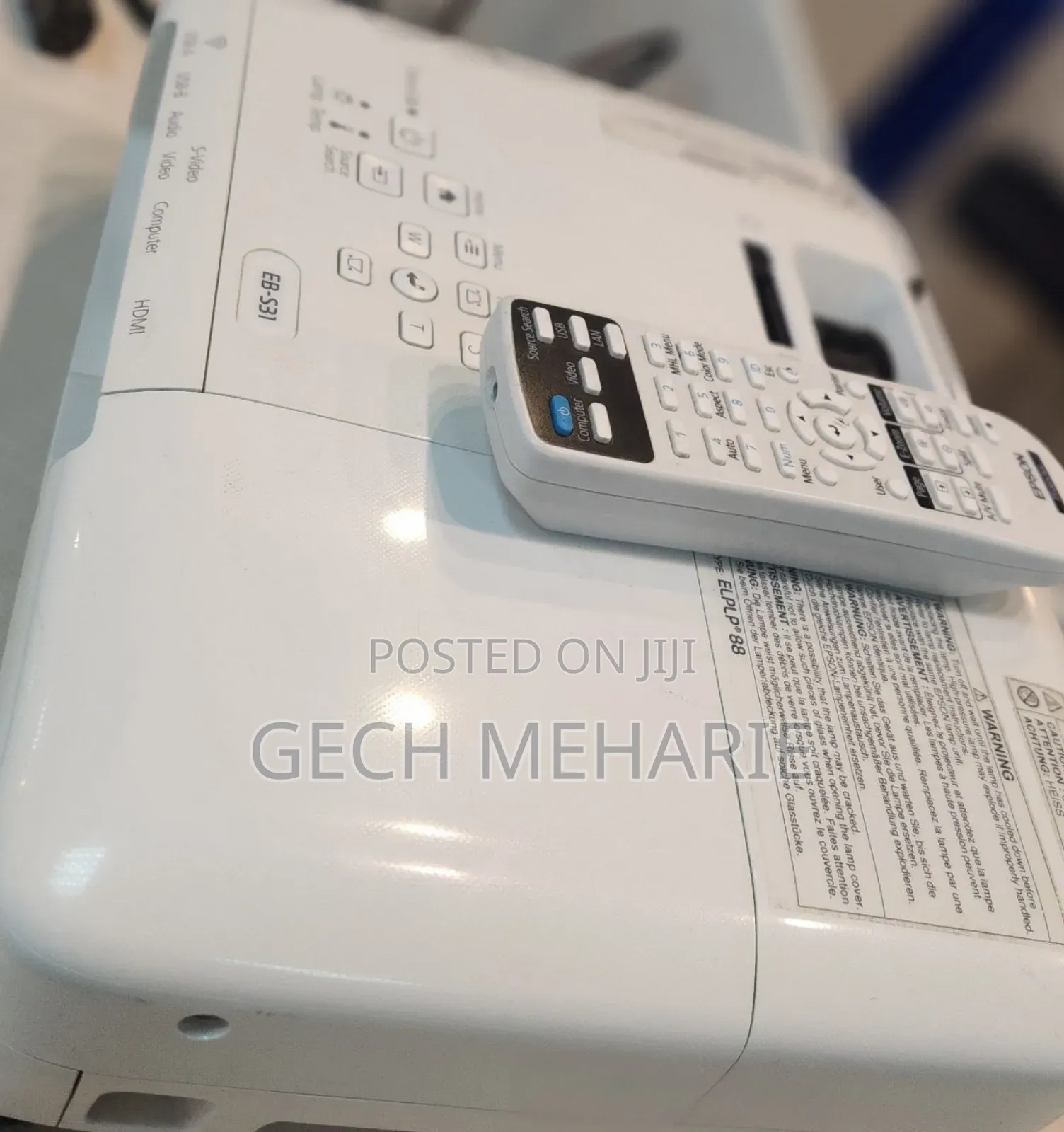 Epson Projector Model Name: Eb-S31 Has : Bag Remote Hardwa