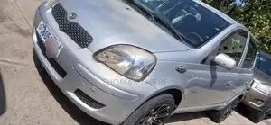 Toyota Vitz 2002 Silver