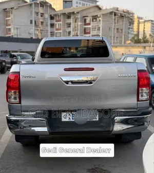Toyota Hilux 2017 Silver