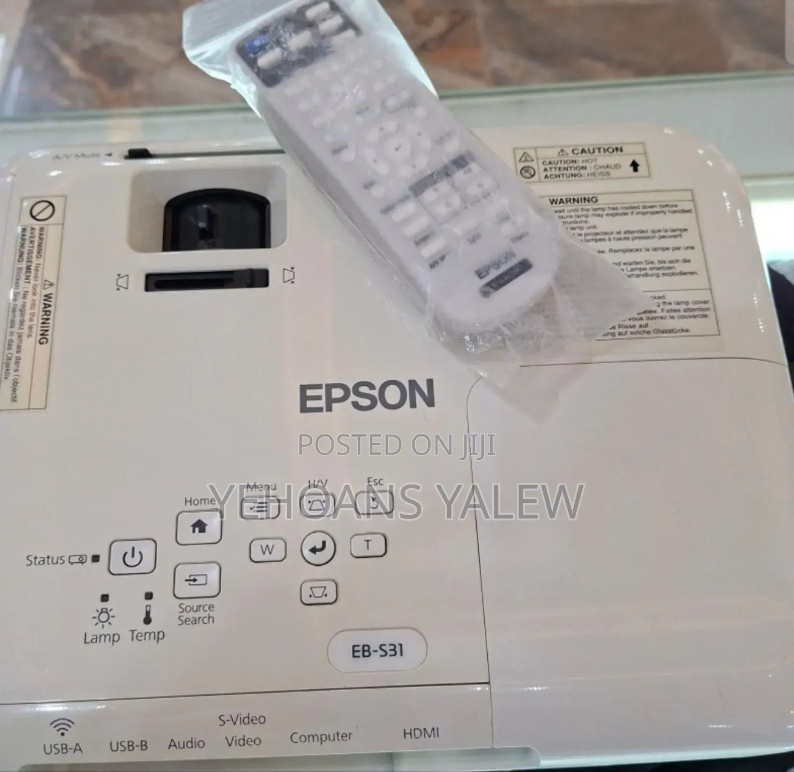 Fepson Projector Model Name: Eb-S31 Has : Bag Remote Hardware