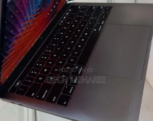 New Laptop Apple MacBook Pro 2018 16GB Intel Core I7 SSD 512GB