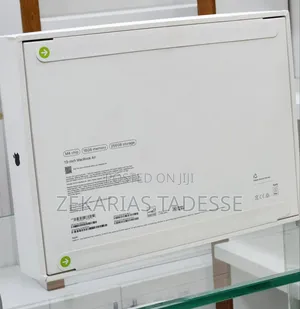 New Apple MacBook Air 2025 M4 13-Inch 16GB Apple M4 Max SSD 256GB