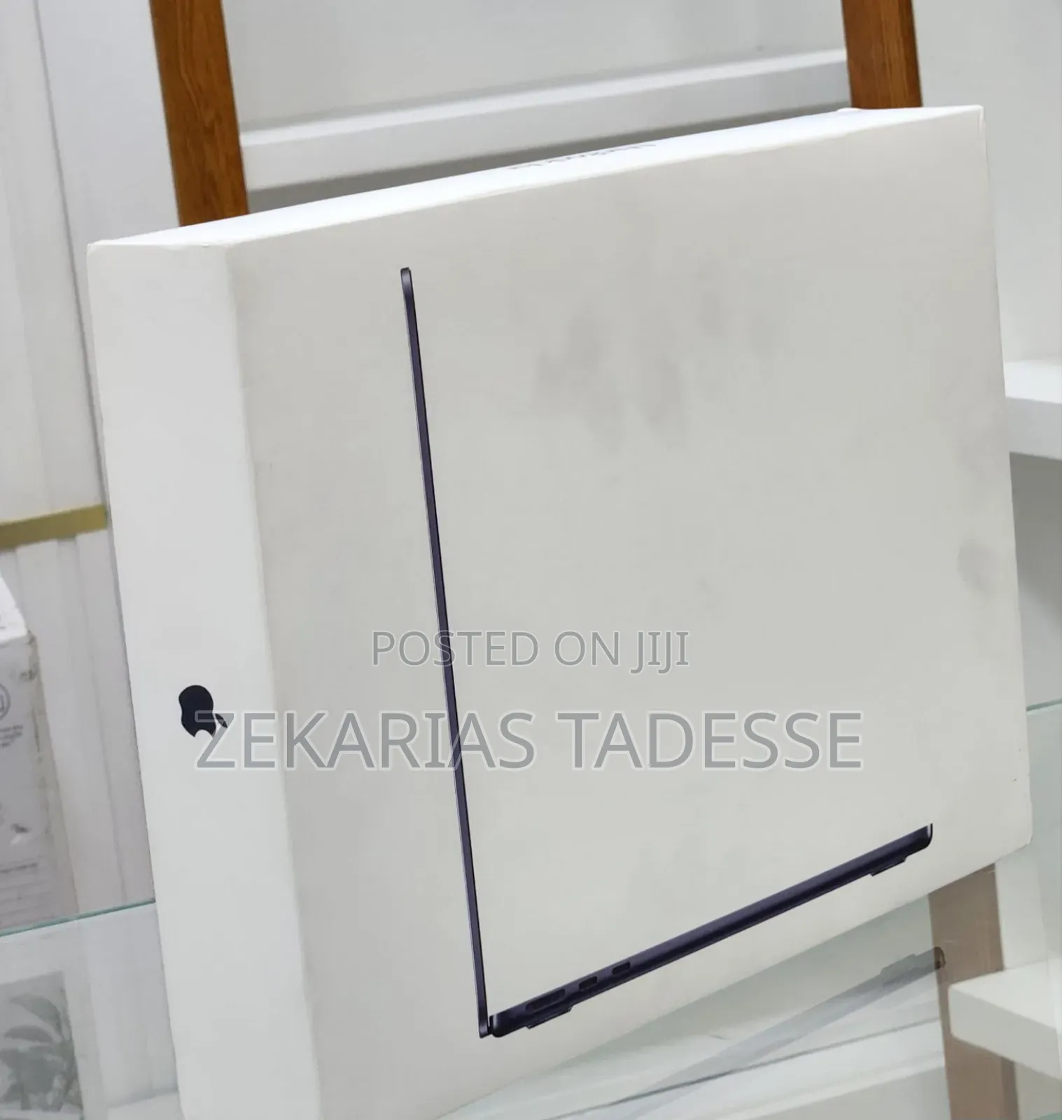 New Apple MacBook Air 2025 M4 13-Inch 16GB Apple M4 Max SSD 256GB