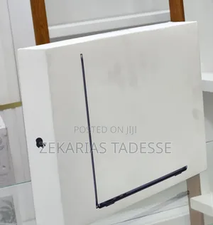 New Apple MacBook Air 2025 M4 13-Inch 16GB Apple M4 Max SSD 256GB