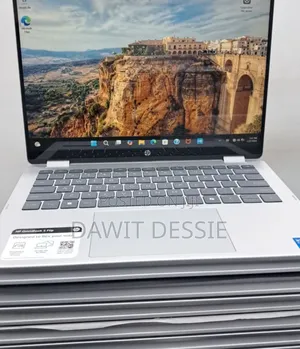 New Laptop HP OmniBook 5 Flip 8GB Intel Core 5 SSD 512GB