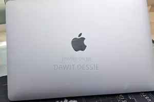 New Laptop Apple MacBook Pro 2022 M2 8GB Apple M2 SSD 256GB