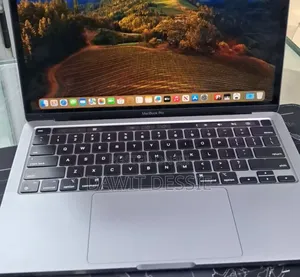 New Laptop Apple MacBook Pro 2022 M2 8GB Apple M2 SSD 256GB