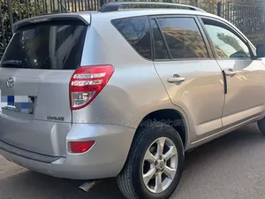 Toyota RAV4 2011 Silver