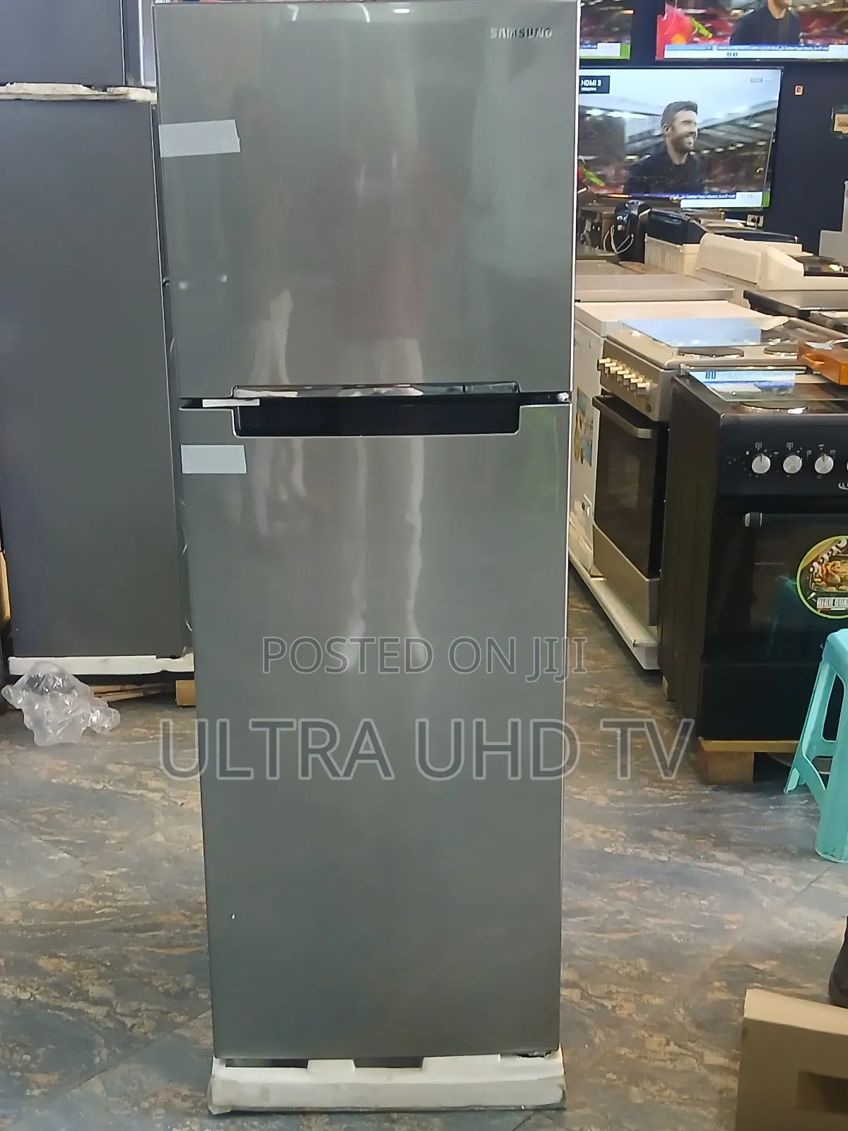 Samsung Top-Mount Freezer Refrigerator in a Silver