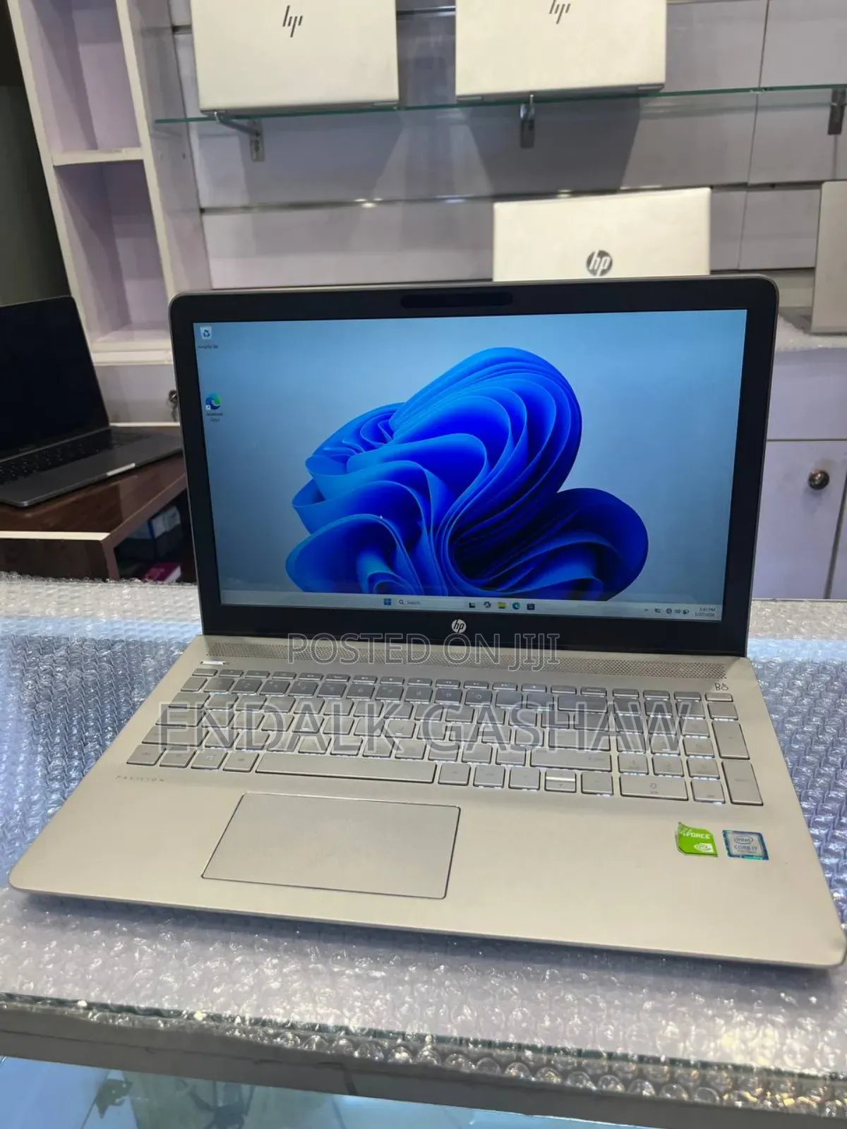 New Laptop HP Pavilion 15 8GB Intel Core I7 HDD 1T