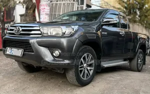Toyota Hilux 2017 Gray