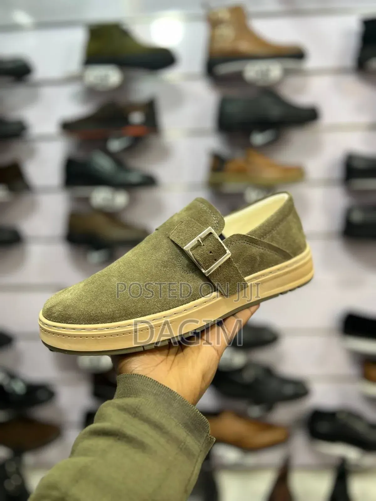 ጥራታቸውን የጠበቁ ዘመነኛ Flat የቆዳ ጫማዎች