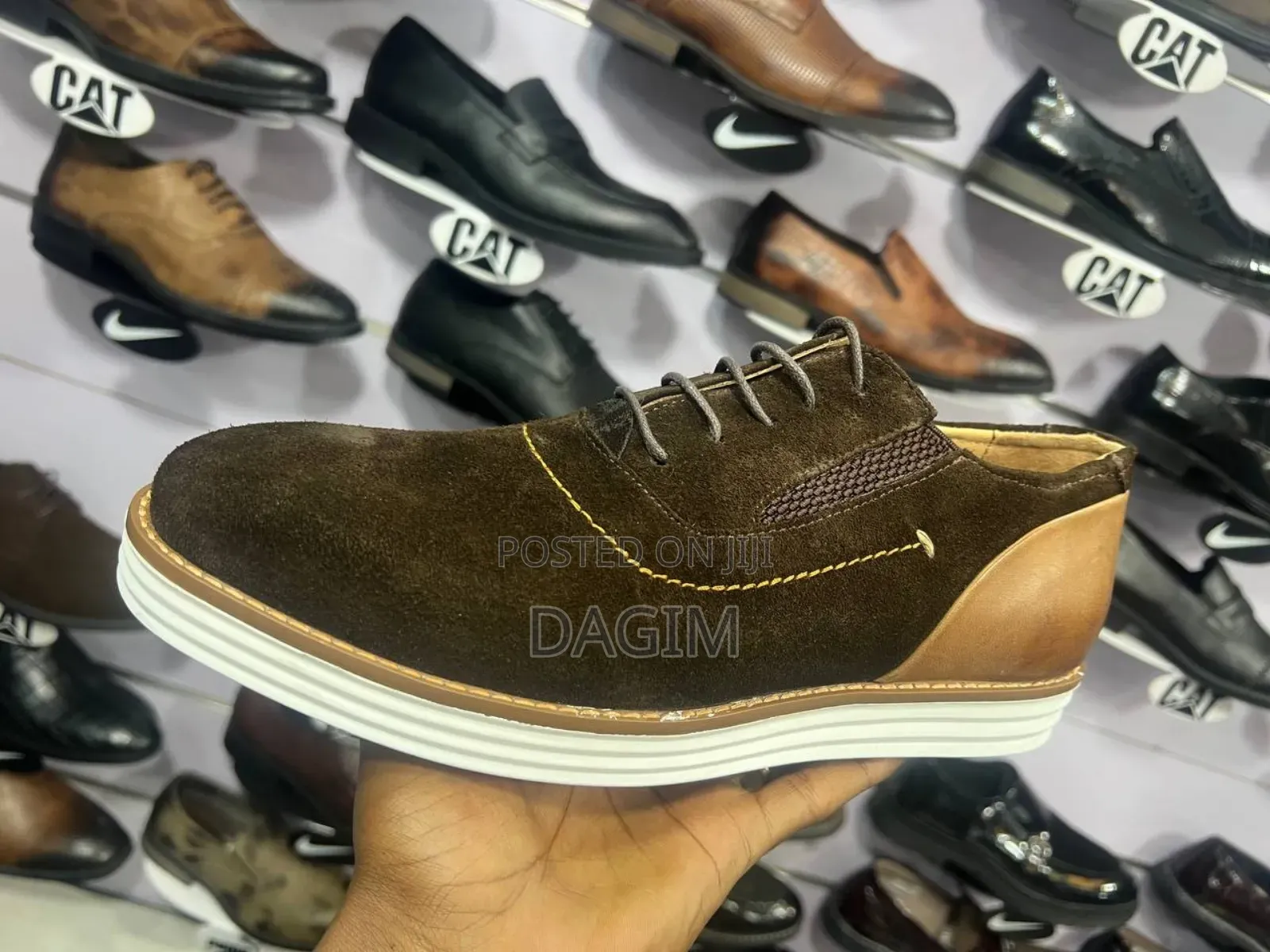 ጥራታቸውን የጠበቁ ዘመነኛ Flat የቆዳ ጫማዎች