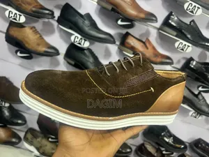 ጥራታቸውን የጠበቁ ዘመነኛ Flat የቆዳ ጫማዎች