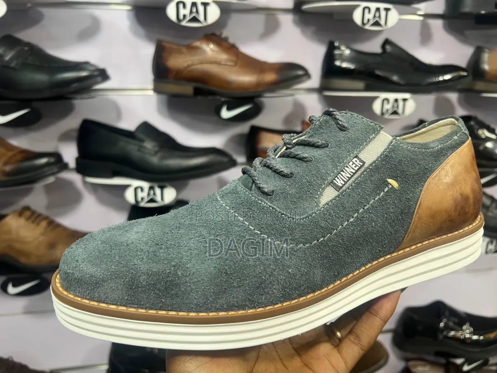 ጥራታቸውን የጠበቁ ዘመነኛ Flat የቆዳ ጫማዎች