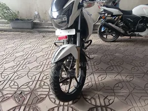TVS Apache 180 RTR 2023 White