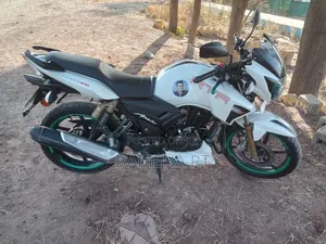 TVS Apache 180 RTR 2023 White