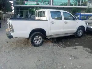 Toyota Hilux 2007 White