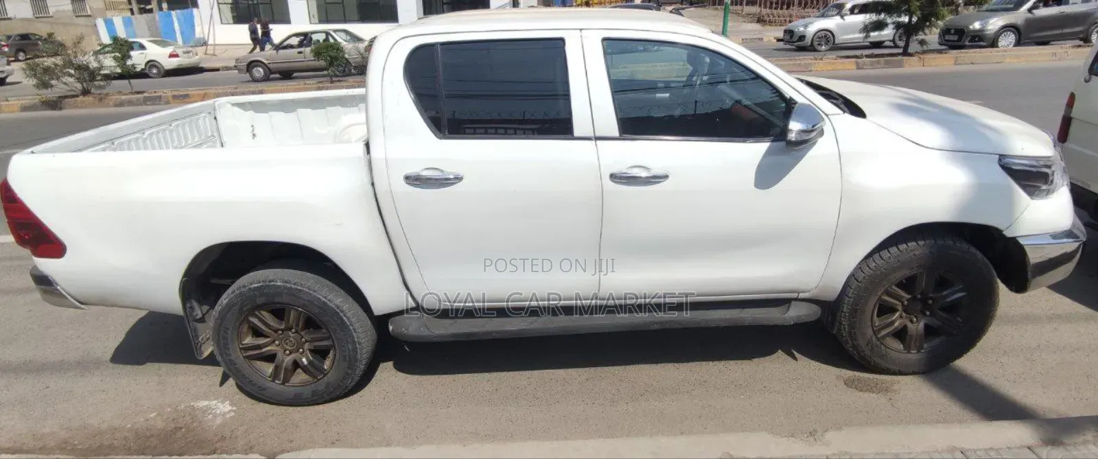 Toyota Hilux 2021 White