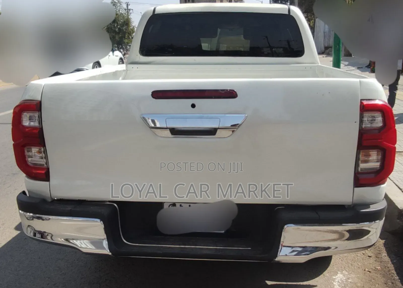 Toyota Hilux 2021 White