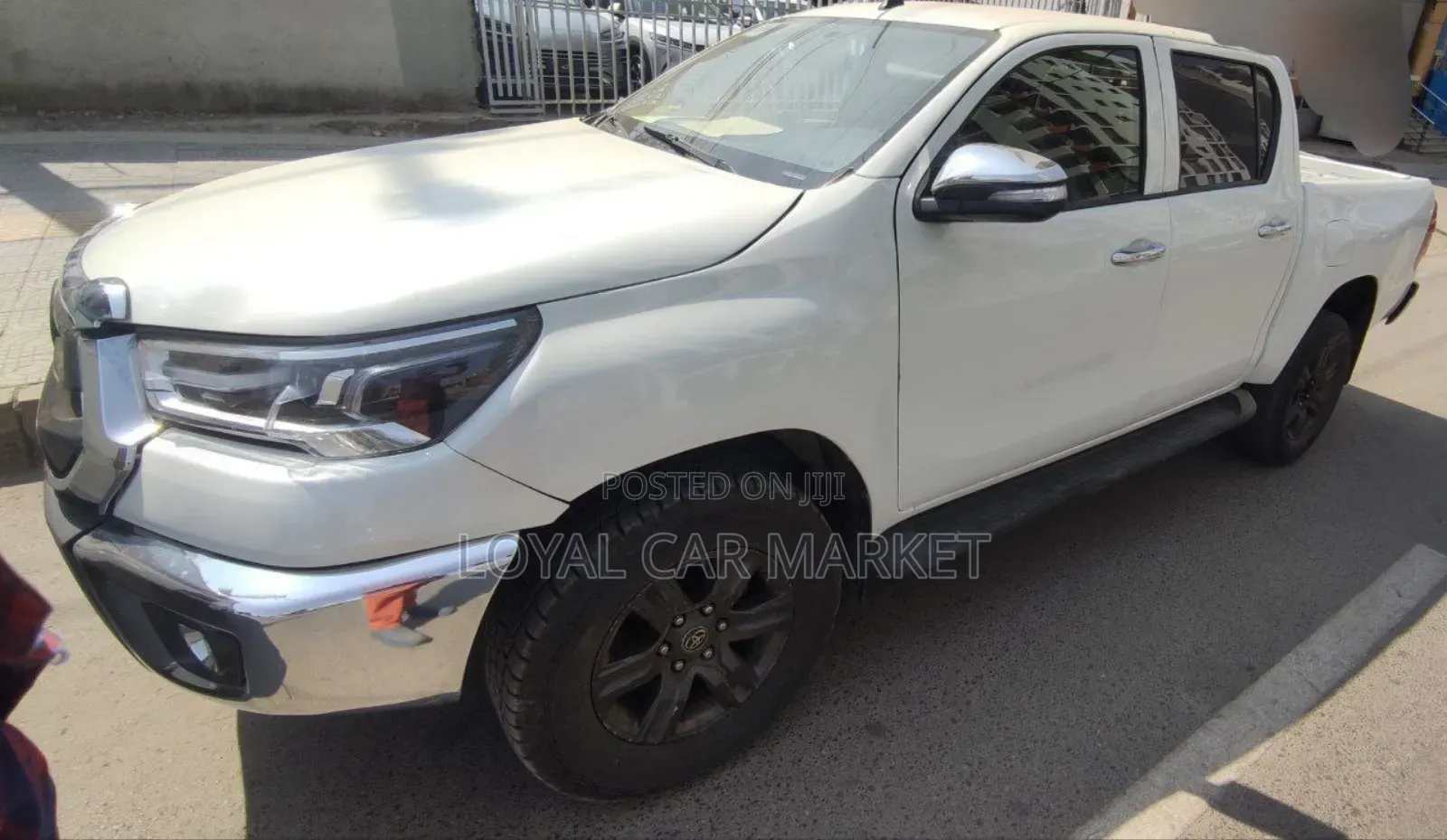 Toyota Hilux 2021 White