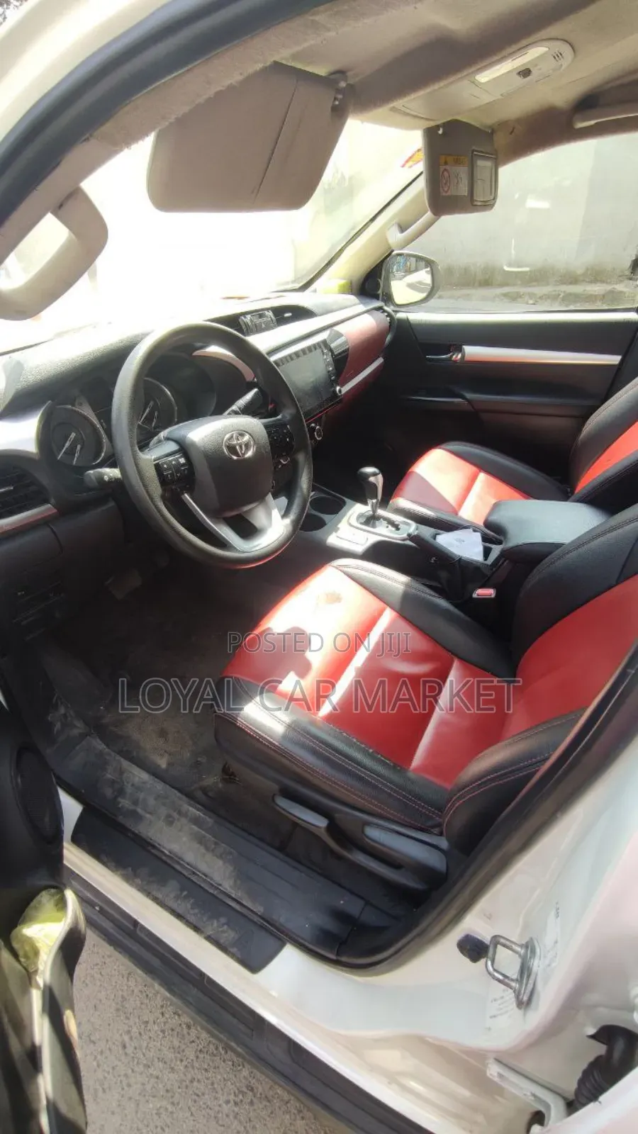 Toyota Hilux 2021 White