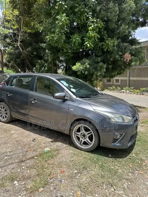 Toyota Yaris 2014 Gray
