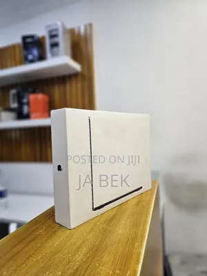 New Laptop Apple MacBook Air 2025 M4 13-Inch 16GB Apple M4 SSD 256GB