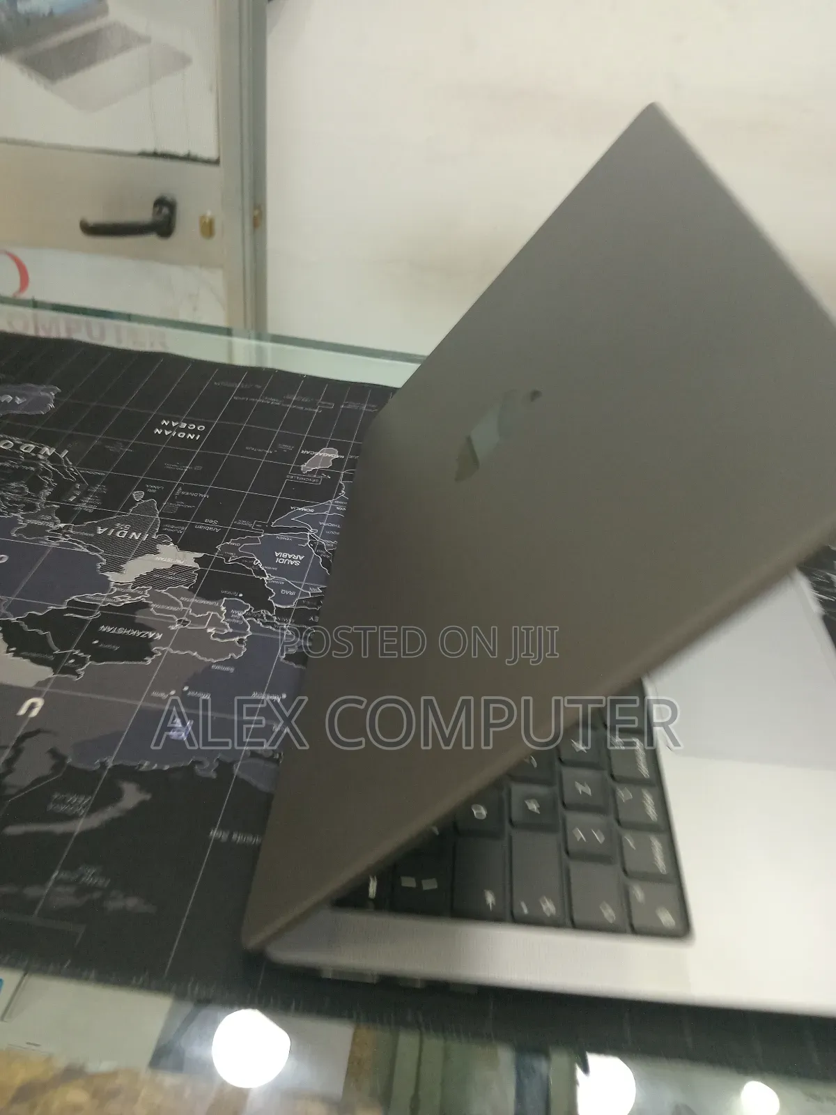 New Laptop Apple MacBook Pro M1 16GB Apple M1 Pro SSD 512GB