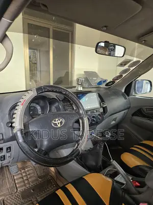 Toyota Hilux 2009 Gray
