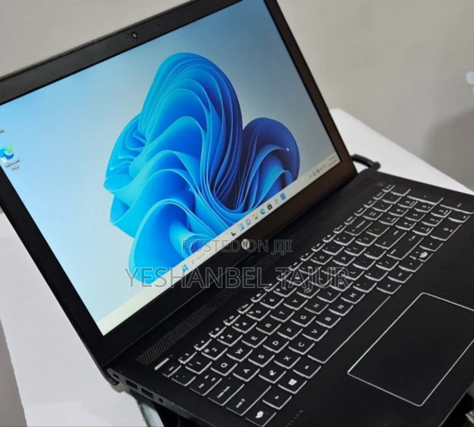 New Laptop HP Pavilion 15 8GB Intel Core I7 SSD 256GB