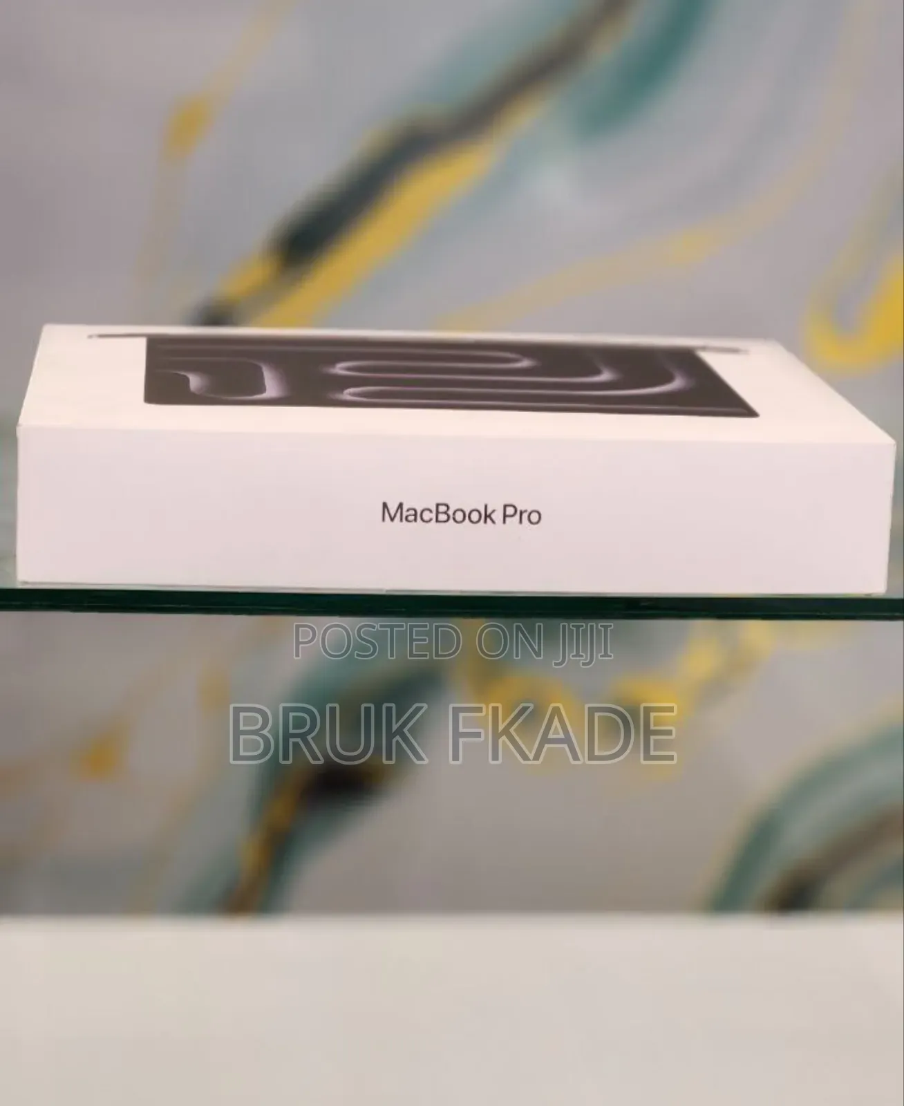 New Laptop Apple Macbook Pro 2025 M5 14-Inch 16GB Apple M5 SSD 512GB