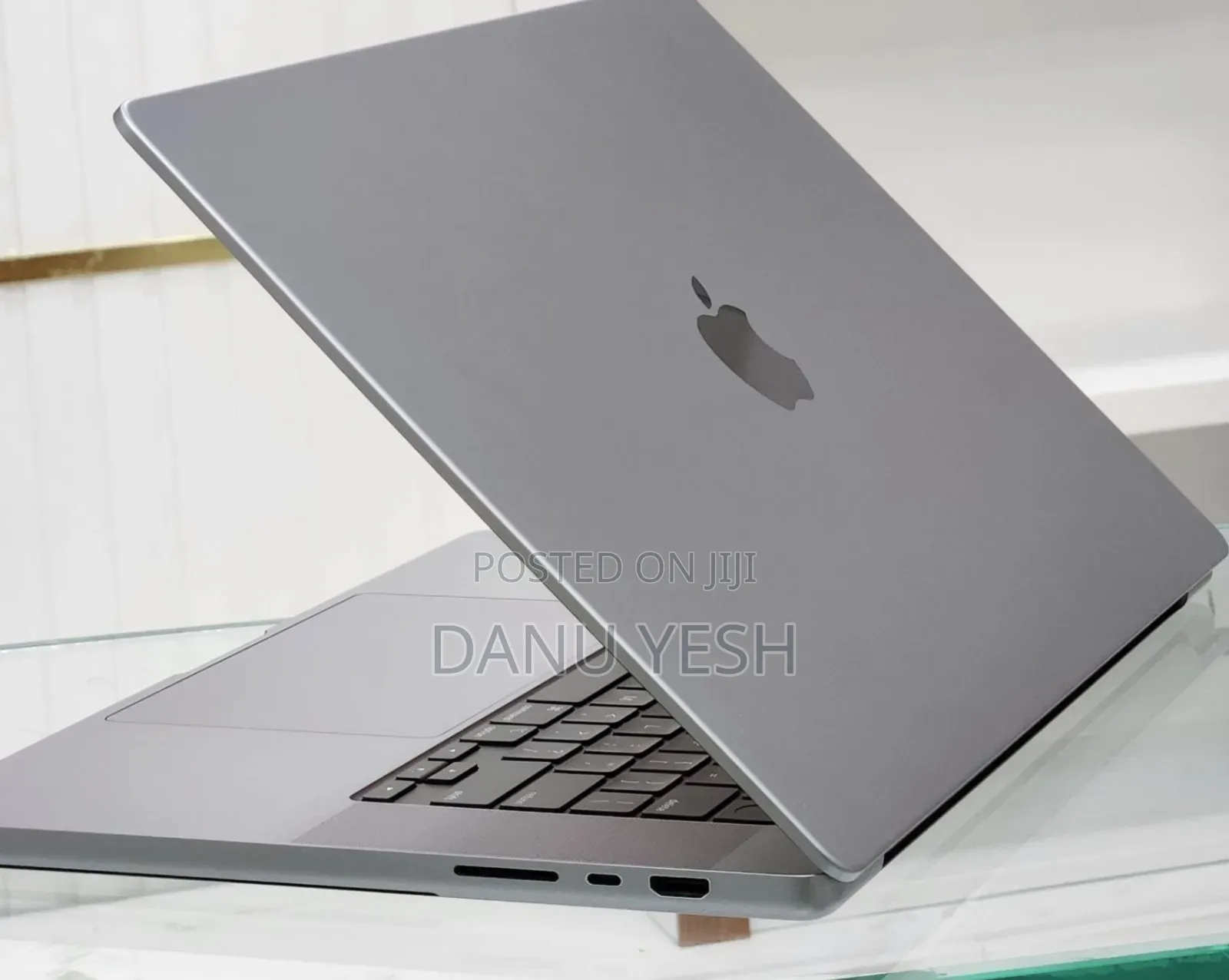 New Laptop Apple MacBook Pro 2021 M1 32GB Apple M1 Pro SSD 512GB